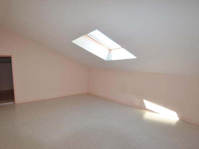 gannat centre f3 de 61 m² au 2ème étage