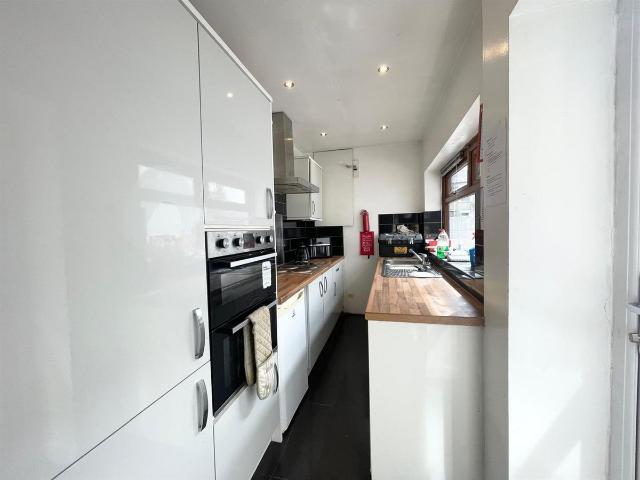Gannow Lane, Burnley BB12, 4 bed shared accommodation to rent, £390 pcm | PrimeLocation