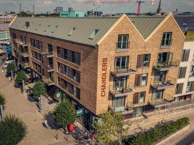 Gaol Ferry Steps, Bristol BS1 2 bed apartment to rent £1,750 pcm £404 pw