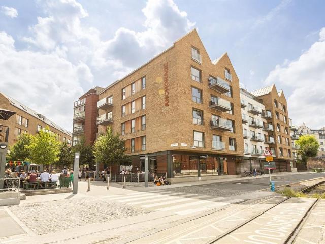 Gaol Ferry Steps, Bristol BS1, 2 bed flat to rent, £2,400 pcm | PrimeLocation