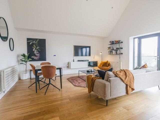 Gaol Ferry Steps, Bristol BS1, 2 bed flat to rent, £3,000 pcm | PrimeLocation