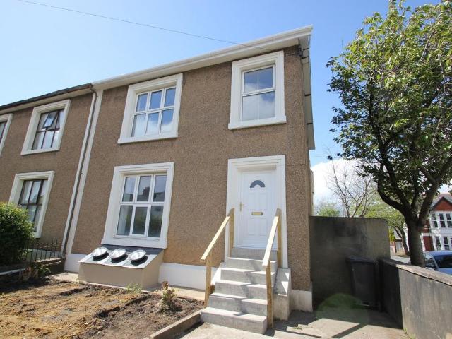 Gabalfa, Cardiff, CF14 4 bed flat to rent £2,200 pcm £508 pw