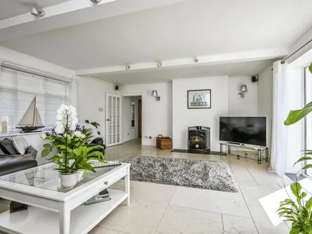 Gable Cottage, Burbo Bank Road, Liver.