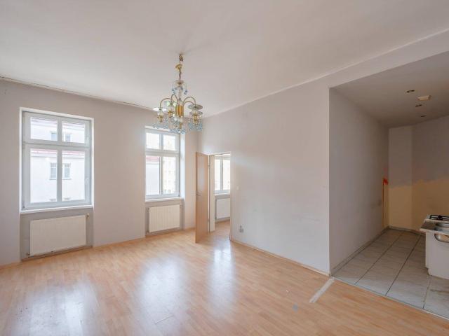 Gablenzgasse+ Altbaujuwel mit viel Gestaltungsspielraum – 2 Zimmer Wohnung