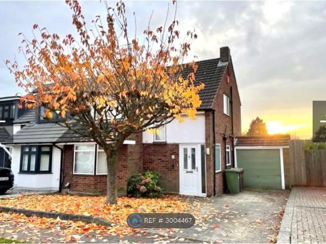 Gables Avenue, Borehamwood WD6, 3 bed semi detached house to rent, £2,450 pcm | PrimeLocation