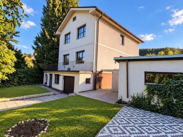 GABLITZ | GEPFLEGTES EINFAMILIENHAUS MIT GARTEN, TERRASSEN & GARAGE IN RUHELAGE AM HAUERSTEIG | ZELLMANN IMMOBILIEN