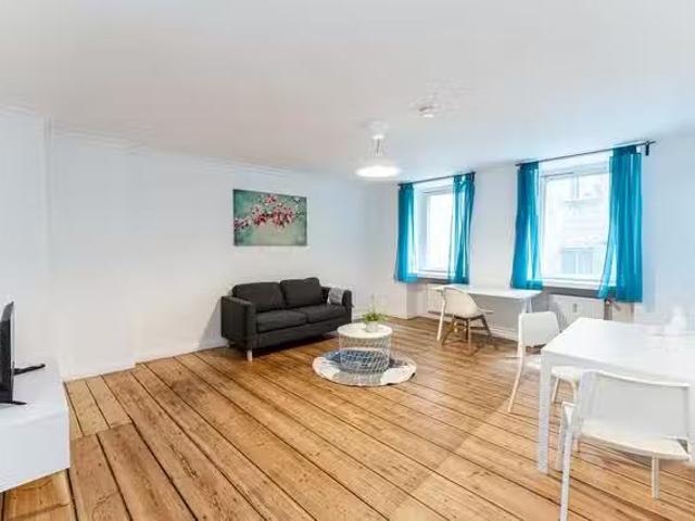 Gabriel Max Straße Two Room Apartment
