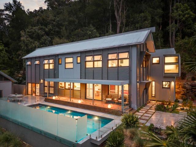Gabriel Poole architecture in a tranquil bushland setting