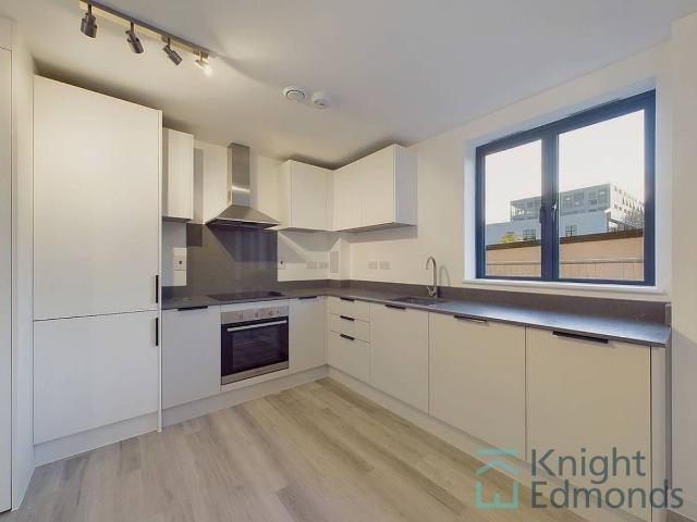 Gabriels Hill, Maidstone ME15, 2 bed flat to rent, £1,250 pcm | PrimeLocation