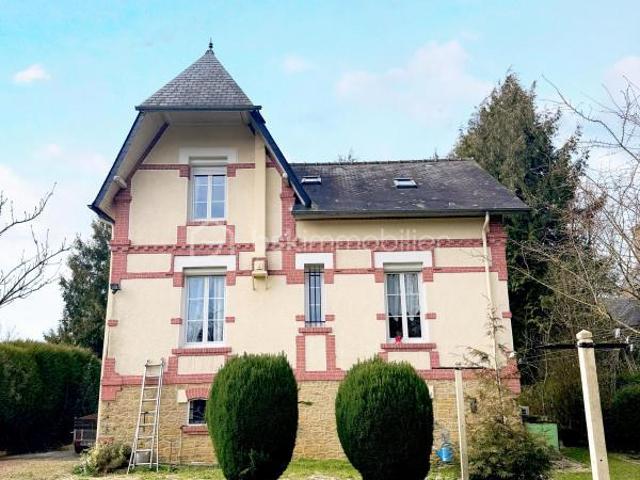 GACÉ Centre ville, proche de toutes commodités et écoles