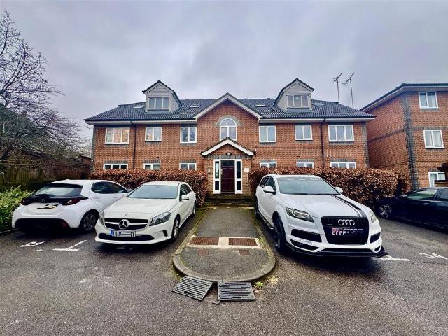 Gade Close, Rickmansworth Road, Watford 1 bed apartment to rent £1,400 pcm £323 pw