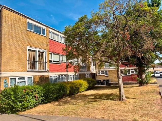 Gadebridge Road, Hemel Hempstead HP1, 3 bed maisonette to rent, £1,700 pcm | PrimeLocation