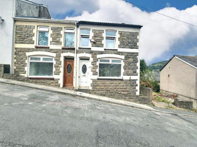 Gaen Street, Abertillery, NP13 3 bed end of terrace house to rent £795 pcm £183 pw