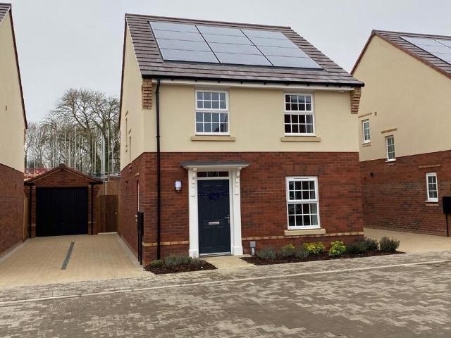 Gaia Drive, Fairfields, Milton. 4 bed detached house to rent £2,100 pcm £485 pw