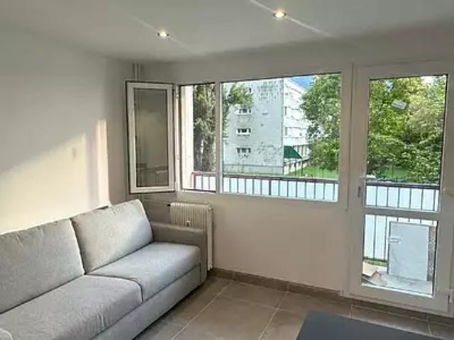 Gaillard 74240 Location appartement 1 pièce t1 au dernier étage