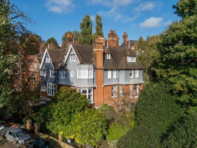 Gainsborough Gardens, London 6 bed house to rent £26,000 pcm £6,000 pw