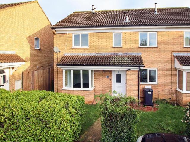 Gainsborough Drive, St. Ives 2 bed cluster house to rent £1,150 pcm £265 pw