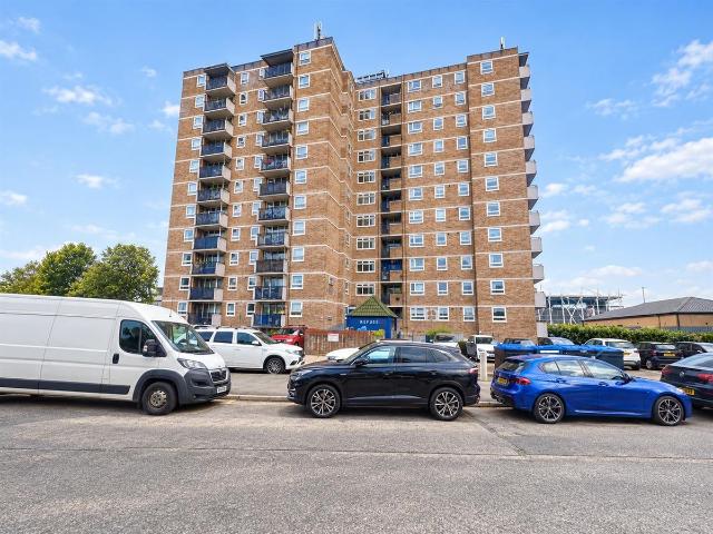 Gainsborough House, Ayley Croft, Enfield EN1, 2 bed flat to rent, £1,650 pcm | PrimeLocation