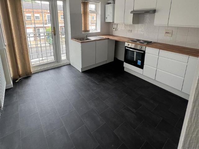 Gainsborough Square, Crook Log, Crook Log, Bexleyheath DA6, 2 bed terraced house to rent, £1,650 pcm | PrimeLocation