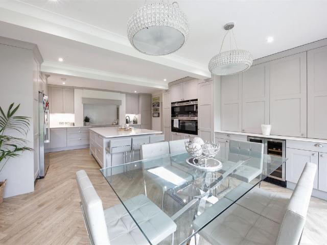 Gainsborough Place, Chigwell IG7, 5 bed detached house to rent, £5,000 pcm | PrimeLocation