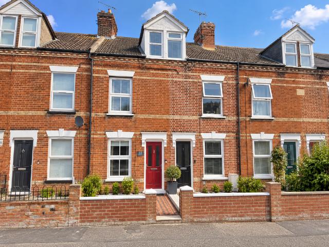 Gainsborough Road, Felixstowe 3 bed terraced house to rent £1,350 pcm £312 pw