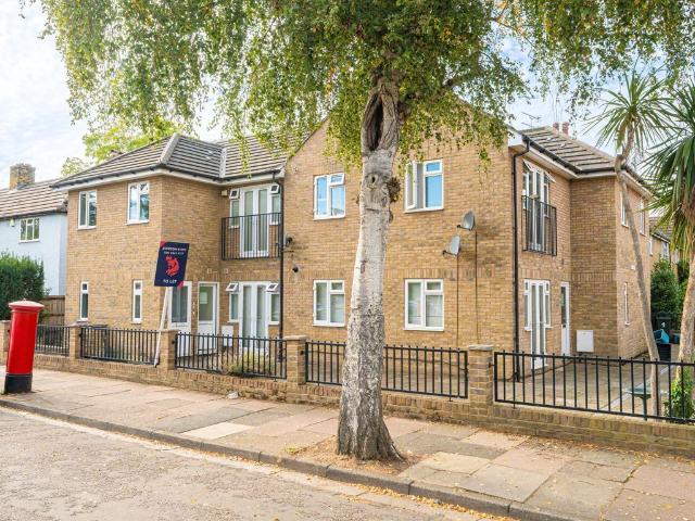 Gainsborough Road, Kew TW9, 1 bed flat to rent, £1,650 pcm | PrimeLocation
