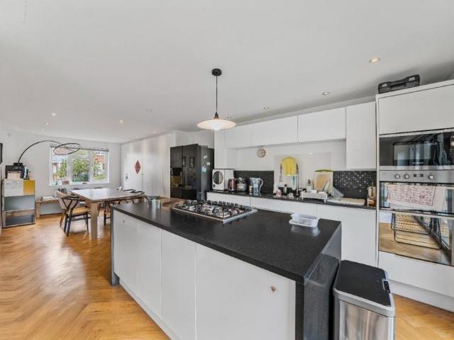 Gainsborough Road, Richmond, Surrey, TW9 4 bed terraced house to rent £5,000 pcm £1,154 pw