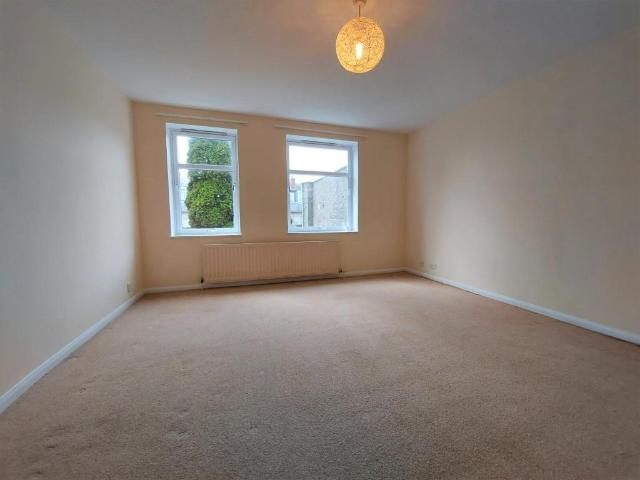 Gairn Road, Holburn, Aberdeen, AB10 2 bed flat to rent £725 pcm £167 pw