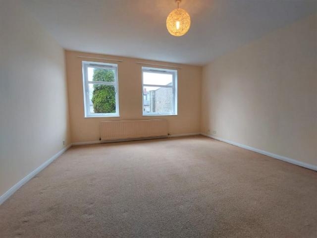 Gairn Road, Holburn, Aberdeen AB10, 2 bed flat to rent, £725 pcm | PrimeLocation