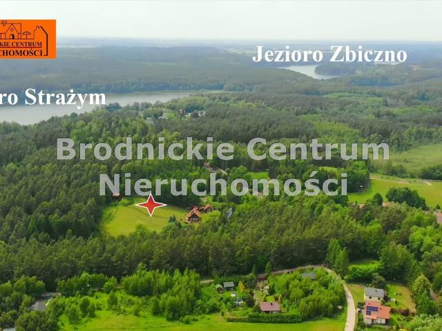 Urokliwy dom z panelami fotowoltaicznymi i dużą działką