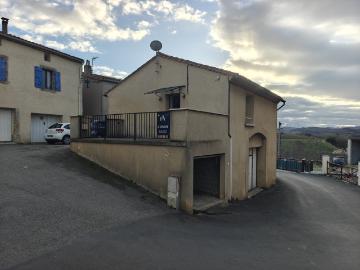 GAJA ET VILLEDIEU Ensemble immobilier comprenant un appartement T3 de 47m2 avec terrasse 2 garages