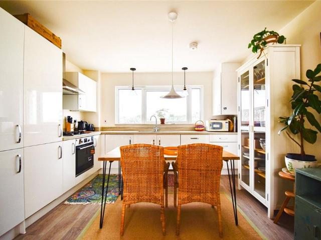 Galton Road, Cambridge. 3 bed terraced house to rent £2,100 pcm £485 pw