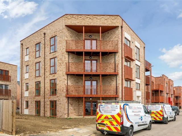 Galton Road, Cambridge, Cambridgeshire 2 bed apartment to rent £1,975 pcm £456 pw