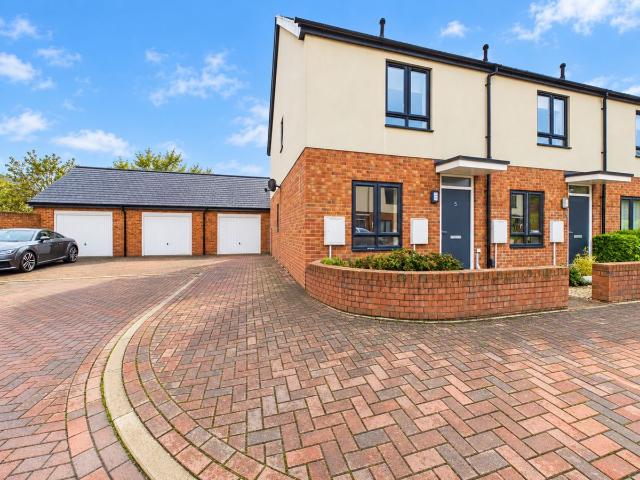 Gala Close, Cheltenham, Glos GL50, 2 bed end terrace house to rent, £1,250 pcm | PrimeLocation
