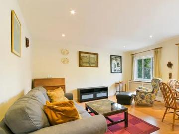 Galaxy, 22 Leopold Road, London, SW19 7BD, United Kingdom | 2 bed house for rent #128946453 | Rentberry
