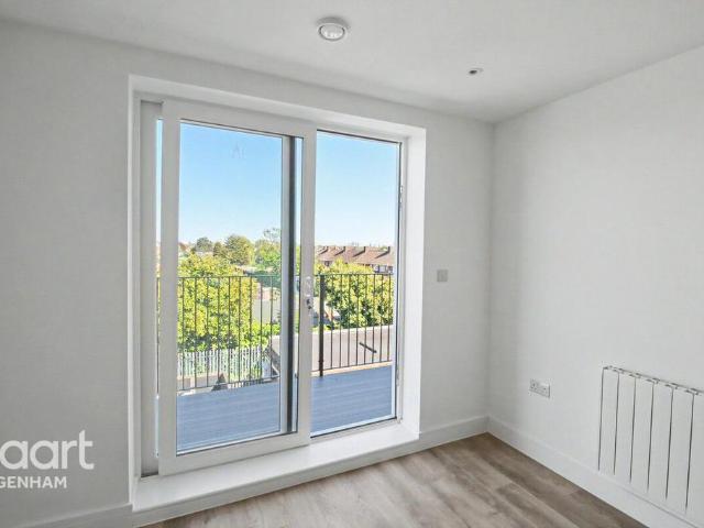 Gale Street, DAGENHAM 2 bed apartment to rent £1,645 pcm £380 pw