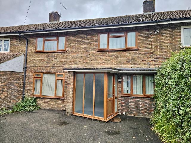 Gales Drive, Crawley RH10, 5 bed terraced house to rent, £2,250 pcm | PrimeLocation