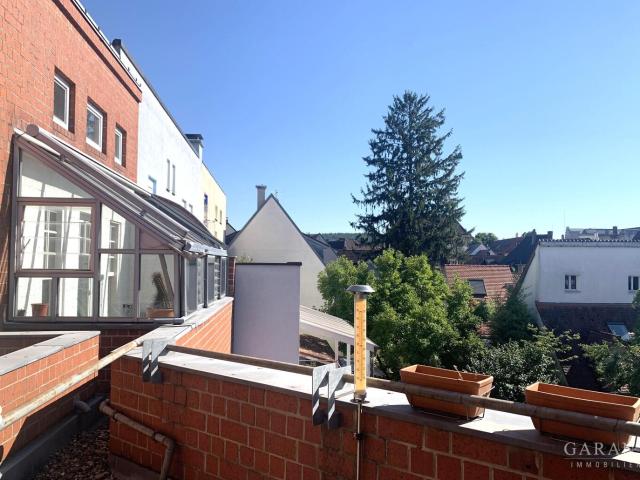 Galerie, Wintergarten, sonnige Dachterasse.