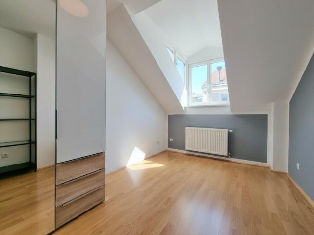 Galeriewohnung mit Dachterrasse in Ruhelage – urbanes Wohnen beim Naschmarkt