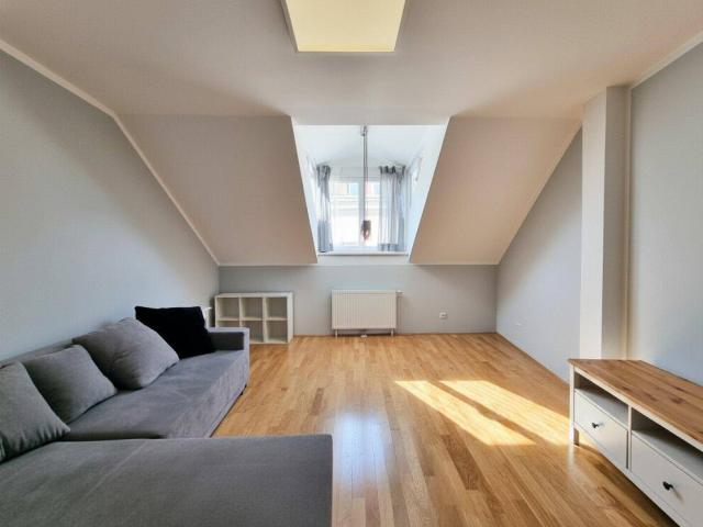 Galeriewohnung mit Dachterrasse in Ruhelage – urbanes Wohnen beim Naschmarkt