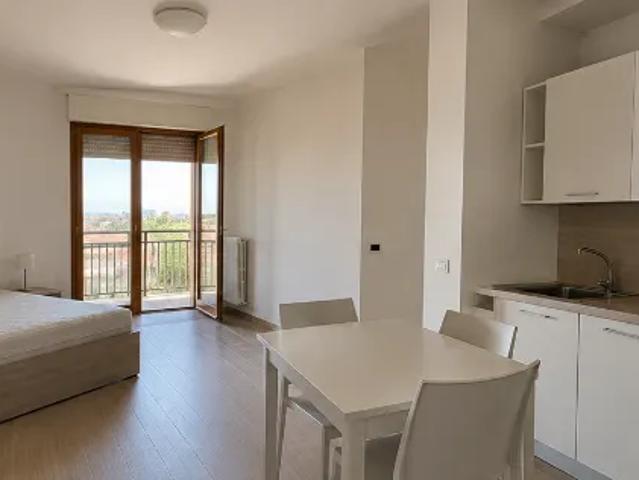 GALLARATE–MONOLOCALE ARREDATO CON BALCONE