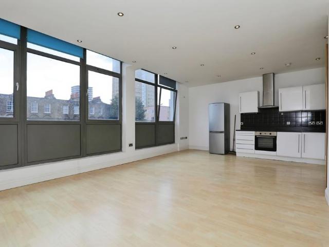 Gallery Apartments, Commercial Road. 1 bed apartment to rent £2,100 pcm £485 pw