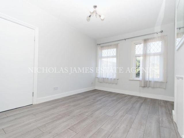 Galliard Road, London N9 2 bed apartment to rent £1,725 pcm £398 pw