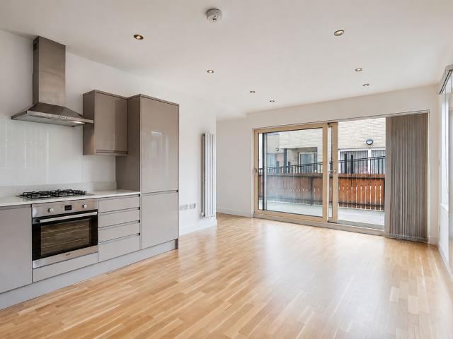 Gallosson Road, London SE18, 1 bed flat to rent, £1,600 pcm | PrimeLocation