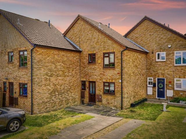 Galloway Close, Broxbourne EN10, 3 bed terraced house to rent, £2,100 pcm | PrimeLocation