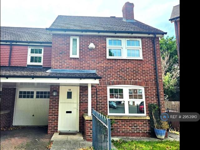 Galloway Green, Congleton, CW12 3 bed end of terrace house to rent £1,275 pcm £294 pw