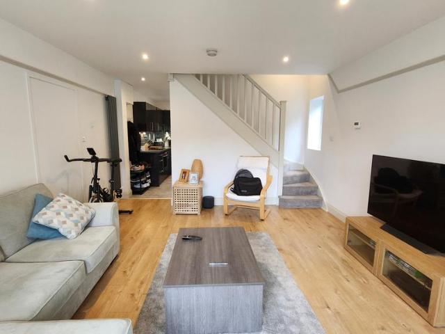 Gallows Hill Lane, Abbots Langley WD5 2 bed end of terrace house to rent £2,000 pcm £462 pw