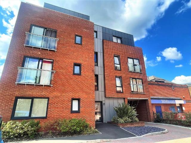 Gallus House, Camberley GU15 2 bed apartment to rent £1,425 pcm £329 pw
