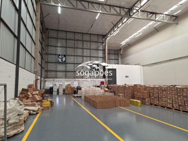 Galpão para alugar no bairro Vila Cristina, 1700m²