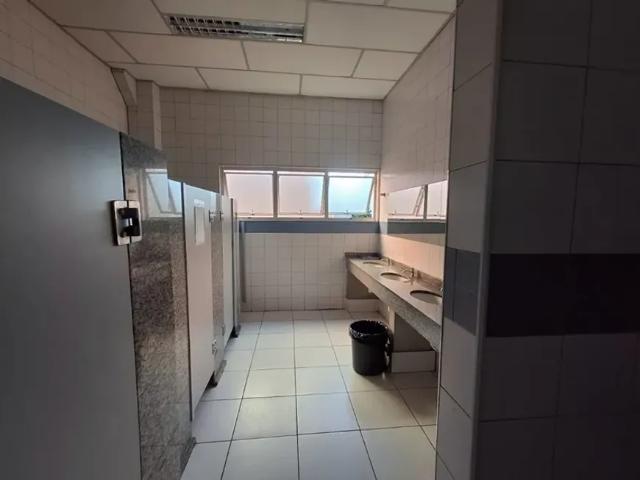 Galpão para aluguel possui 9370 metros quadrados no Pari São Paulo SP